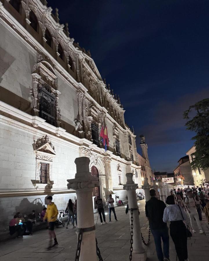 Sonar En La Plaza Cervantes 3 Alcala de Henares Exterior photo